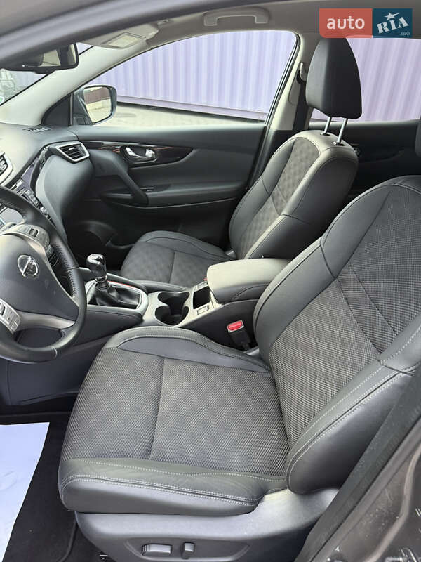 Внедорожник / Кроссовер Nissan Qashqai 2015 в Луцке