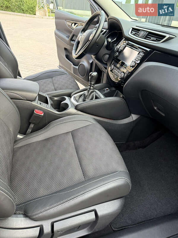 Внедорожник / Кроссовер Nissan Qashqai 2015 в Луцке
