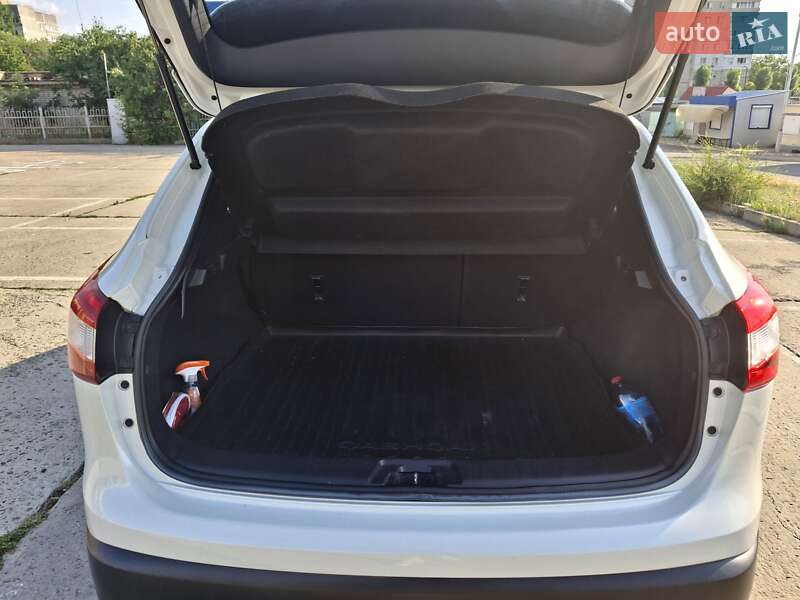 Внедорожник / Кроссовер Nissan Qashqai 2016 в Южноукраинске