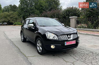 Внедорожник / Кроссовер Nissan Qashqai 2010 в 