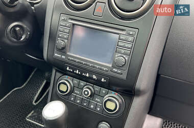 Внедорожник / Кроссовер Nissan Qashqai 2010 в 