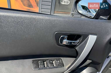 Внедорожник / Кроссовер Nissan Qashqai 2008 в 