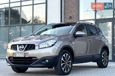 Внедорожник / Кроссовер Nissan Qashqai 2012 в 