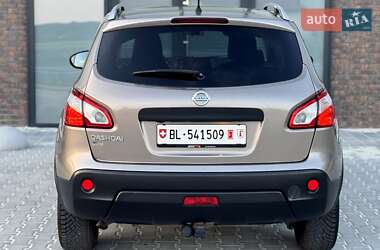Внедорожник / Кроссовер Nissan Qashqai 2012 в 
