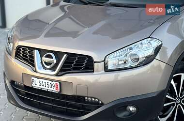 Внедорожник / Кроссовер Nissan Qashqai 2012 в 