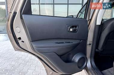 Внедорожник / Кроссовер Nissan Qashqai 2012 в 