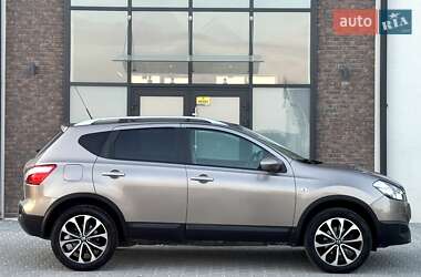 Внедорожник / Кроссовер Nissan Qashqai 2012 в 