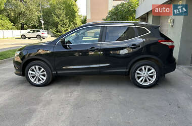 Внедорожник / Кроссовер Nissan Qashqai 2015 в 
