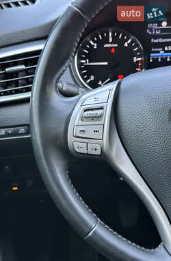 Внедорожник / Кроссовер Nissan Qashqai 2015 в 
