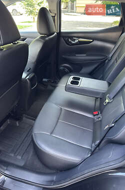 Внедорожник / Кроссовер Nissan Qashqai 2015 в 