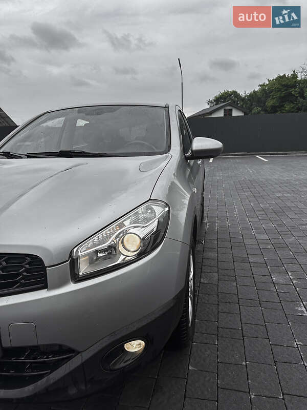 Внедорожник / Кроссовер Nissan Qashqai 2013 в Самборе