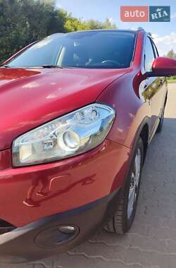 Внедорожник / Кроссовер Nissan Qashqai 2013 в 