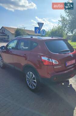 Внедорожник / Кроссовер Nissan Qashqai 2013 в 