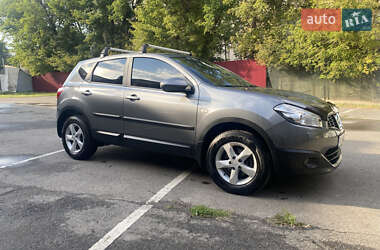 Внедорожник / Кроссовер Nissan Qashqai 2012 в 