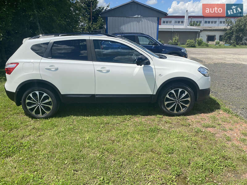 Внедорожник / Кроссовер Nissan Qashqai 2013 в Нововолынске