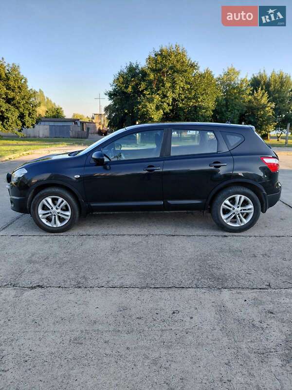 Внедорожник / Кроссовер Nissan Qashqai 2010 в Нетешине