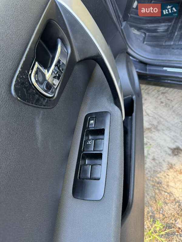 Внедорожник / Кроссовер Nissan Qashqai 2010 в Остроге