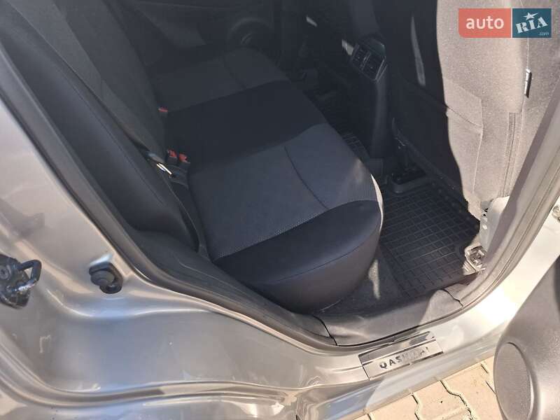 Внедорожник / Кроссовер Nissan Qashqai 2017 в Киеве