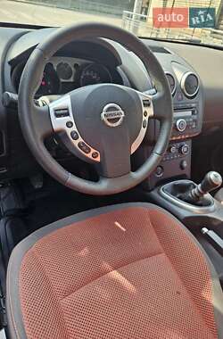 Внедорожник / Кроссовер Nissan Qashqai 2009 в 
