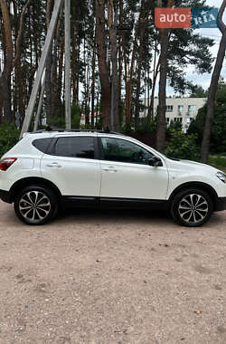Внедорожник / Кроссовер Nissan Qashqai 2013 в 