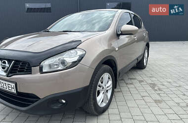 Позашляховик / Кросовер Nissan Qashqai 2011 в 