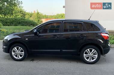 Внедорожник / Кроссовер Nissan Qashqai 2012 в 