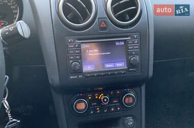 Внедорожник / Кроссовер Nissan Qashqai 2012 в 