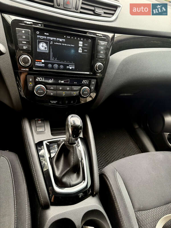 Внедорожник / Кроссовер Nissan Qashqai 2017 в Миргороде