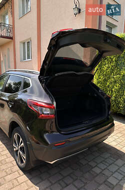 Позашляховик / Кросовер Nissan Qashqai 2017 в 