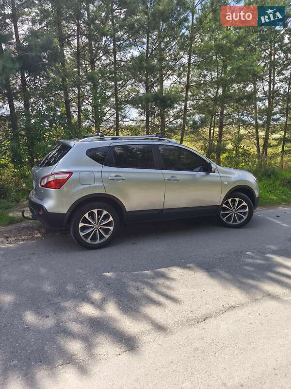 Позашляховик / Кросовер Nissan Qashqai 2010 в Тернополі