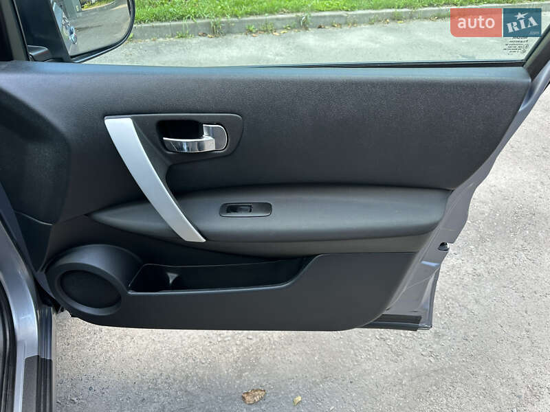 Позашляховик / Кросовер Nissan Qashqai 2012 в Рівному