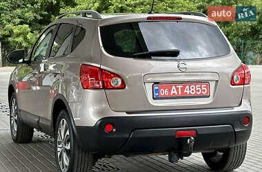 Внедорожник / Кроссовер Nissan Qashqai 2010 в 