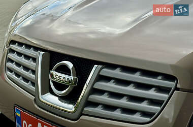 Внедорожник / Кроссовер Nissan Qashqai 2010 в 