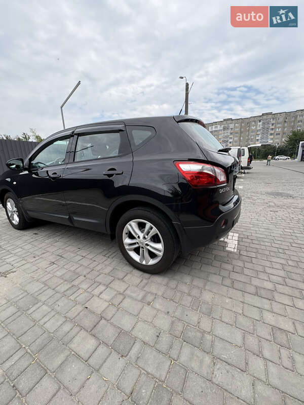 Внедорожник / Кроссовер Nissan Qashqai 2011 в Ровно