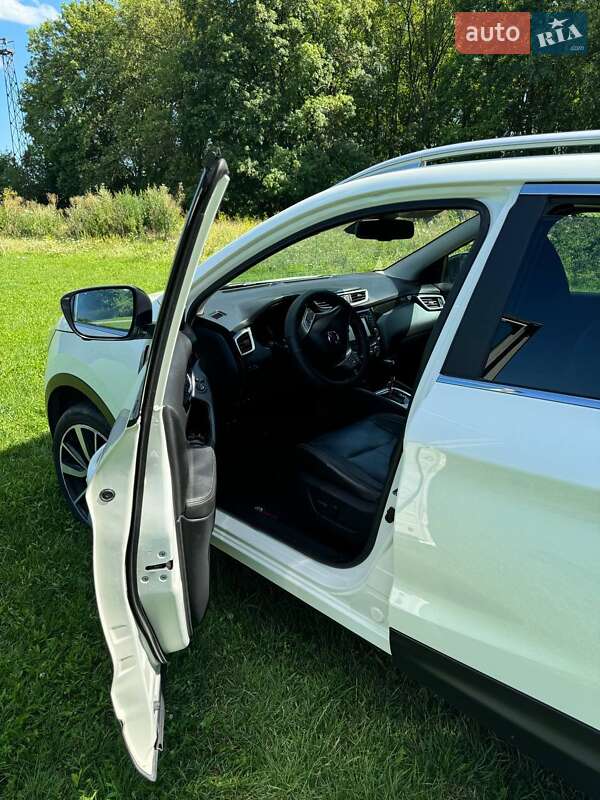 Позашляховик / Кросовер Nissan Qashqai 2015 в Хмельницькому