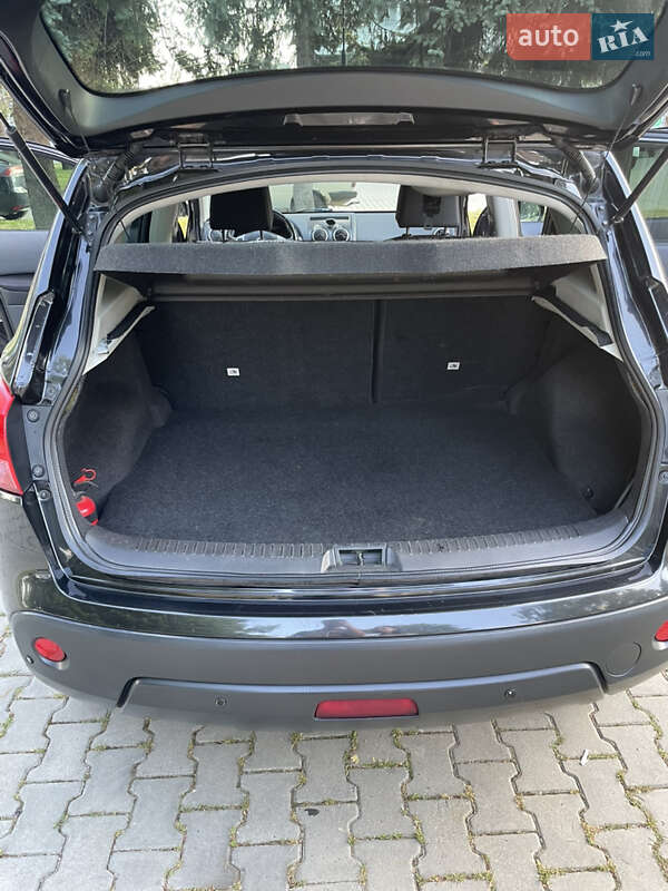 Внедорожник / Кроссовер Nissan Qashqai 2008 в Черновцах