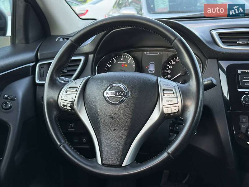 Внедорожник / Кроссовер Nissan Qashqai 2017 в Харькове