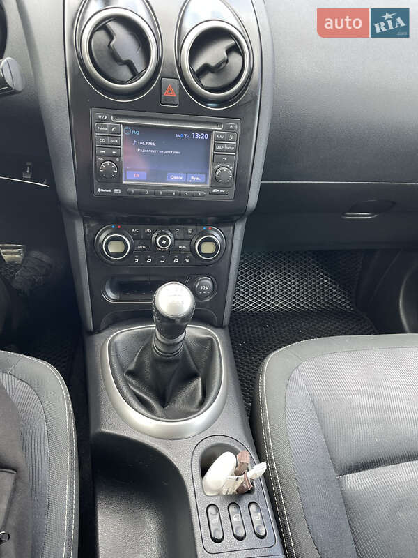 Внедорожник / Кроссовер Nissan Qashqai 2010 в Хмельницком