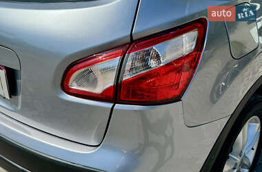 Внедорожник / Кроссовер Nissan Qashqai 2013 в 