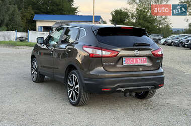Внедорожник / Кроссовер Nissan Qashqai 2014 в 