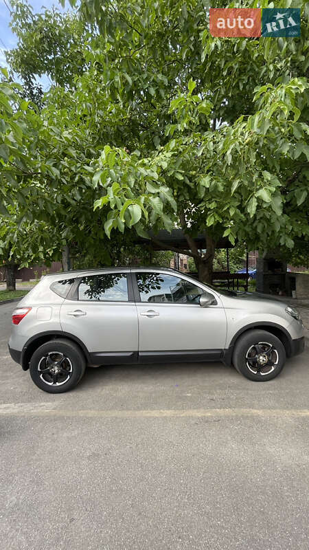 Внедорожник / Кроссовер Nissan Qashqai 2012 в Буче