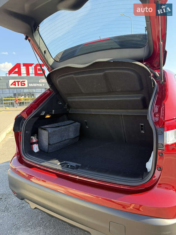 Внедорожник / Кроссовер Nissan Qashqai 2016 в Киеве