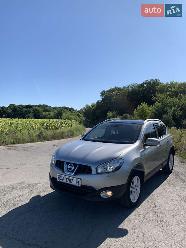 Внедорожник / Кроссовер Nissan Qashqai 2010 в Умани
