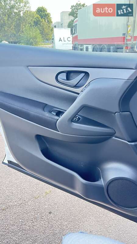 Внедорожник / Кроссовер Nissan Qashqai 2016 в Днепре фото 11 Внедорожник / Кроссовер Nissan Qashqai 2016 в Днепре