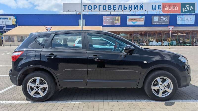 Позашляховик / Кросовер Nissan Qashqai 2010 в Калуші