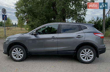 Позашляховик / Кросовер Nissan Qashqai 2016 в Ромнах