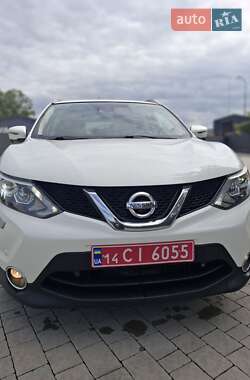 Позашляховик / Кросовер Nissan Qashqai 2015 в Львові
