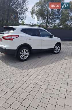 Внедорожник / Кроссовер Nissan Qashqai 2015 в 