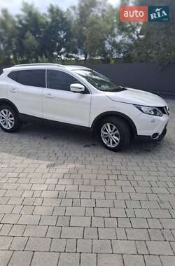 Внедорожник / Кроссовер Nissan Qashqai 2015 в 