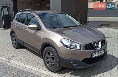 Внедорожник / Кроссовер Nissan Qashqai 2010 в Ивано-Франковске
